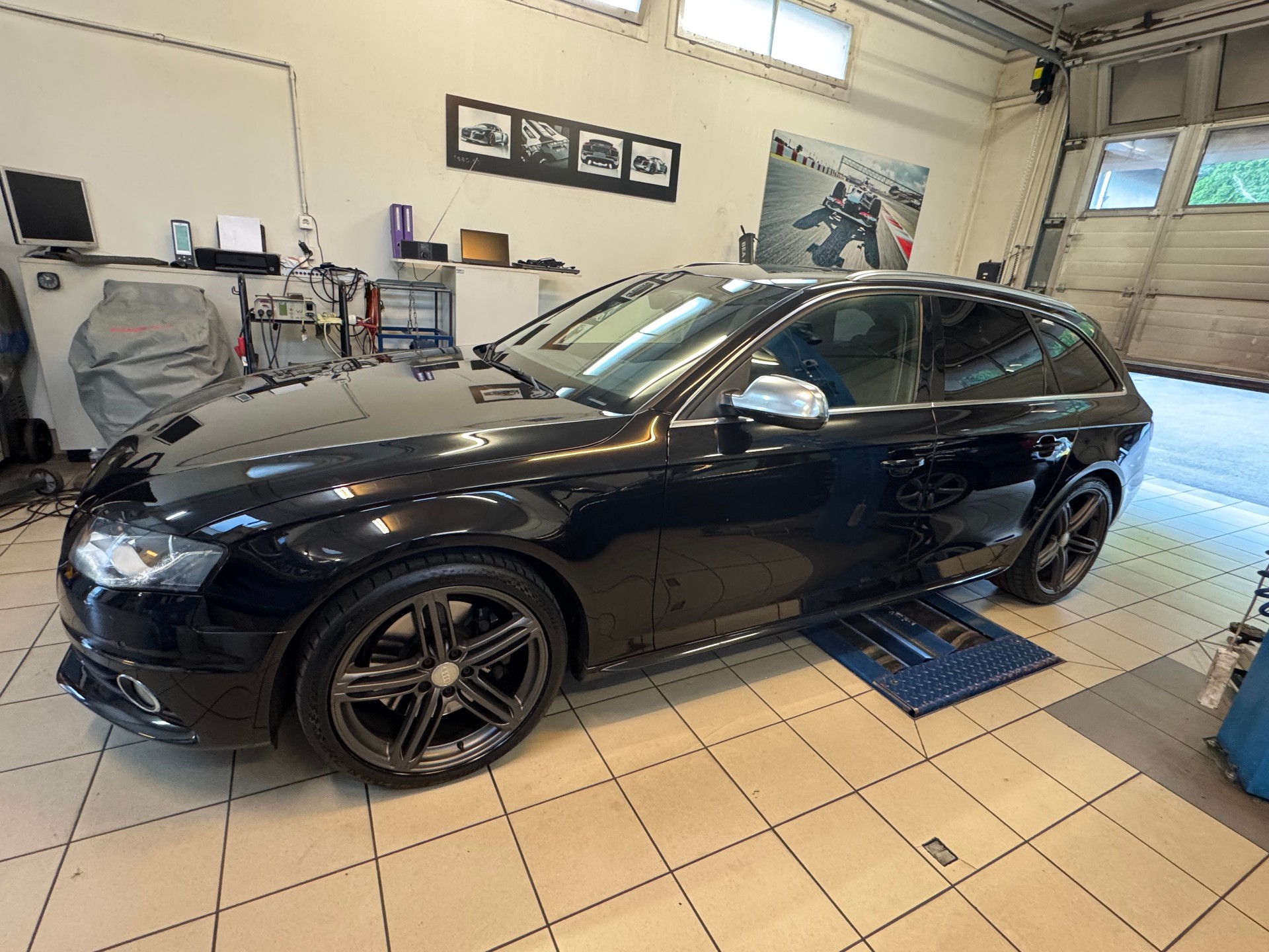 AUDI 3.0 V6 TFSI quattro S-Tronic-image-1
