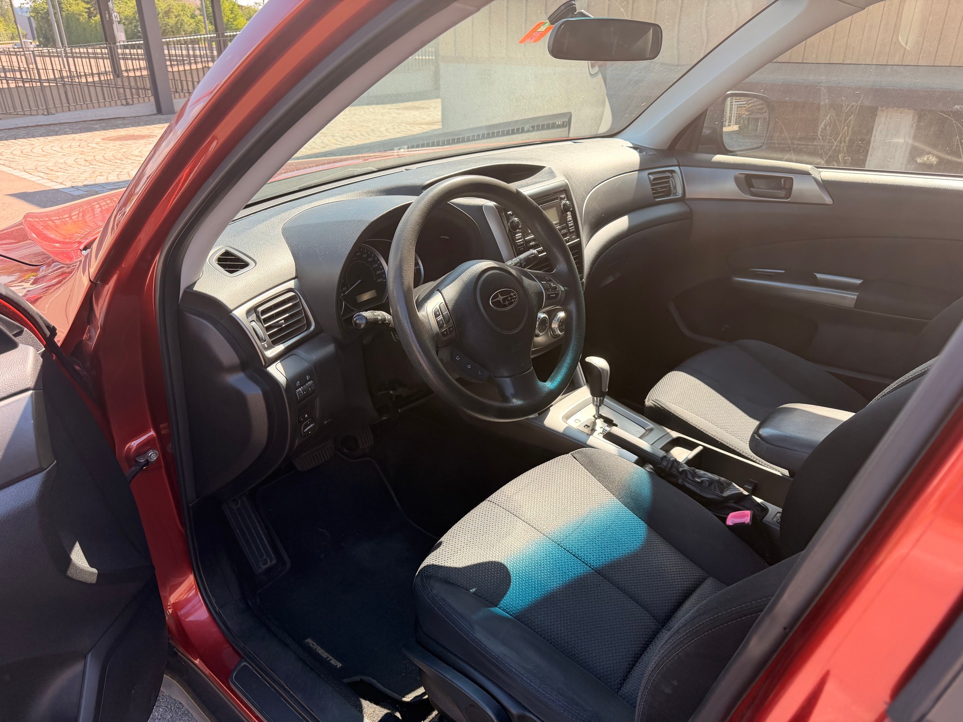 SUBARU Forester 2.0X Swiss Special Automatic-image-4