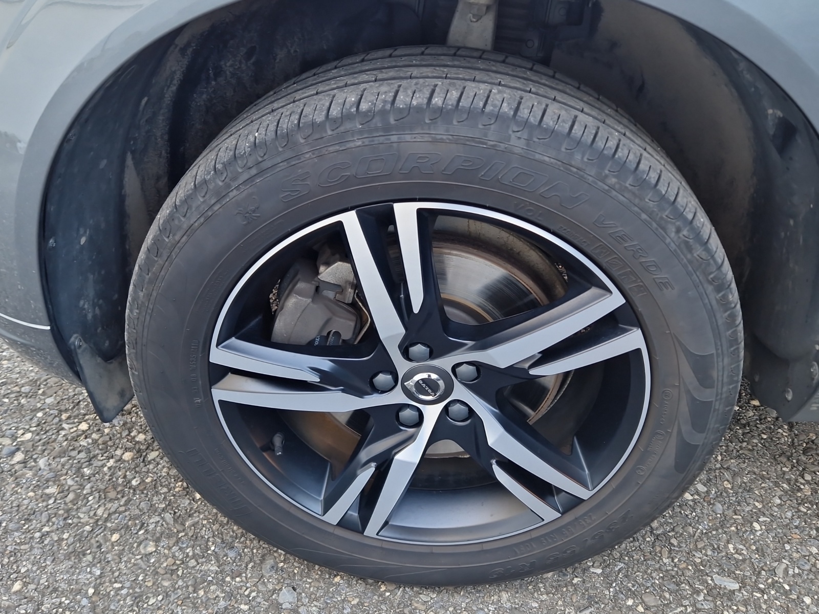 VOLVO XC60 2.0 T8 TE R-Design AWD-image-13