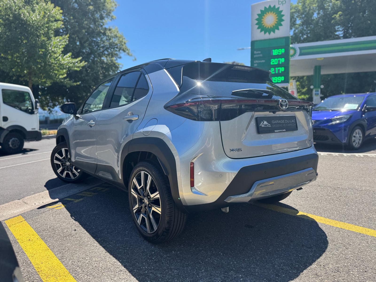 TOYOTA Yaris Cross 1.5 Premium e-CVT 2WD-image-2
