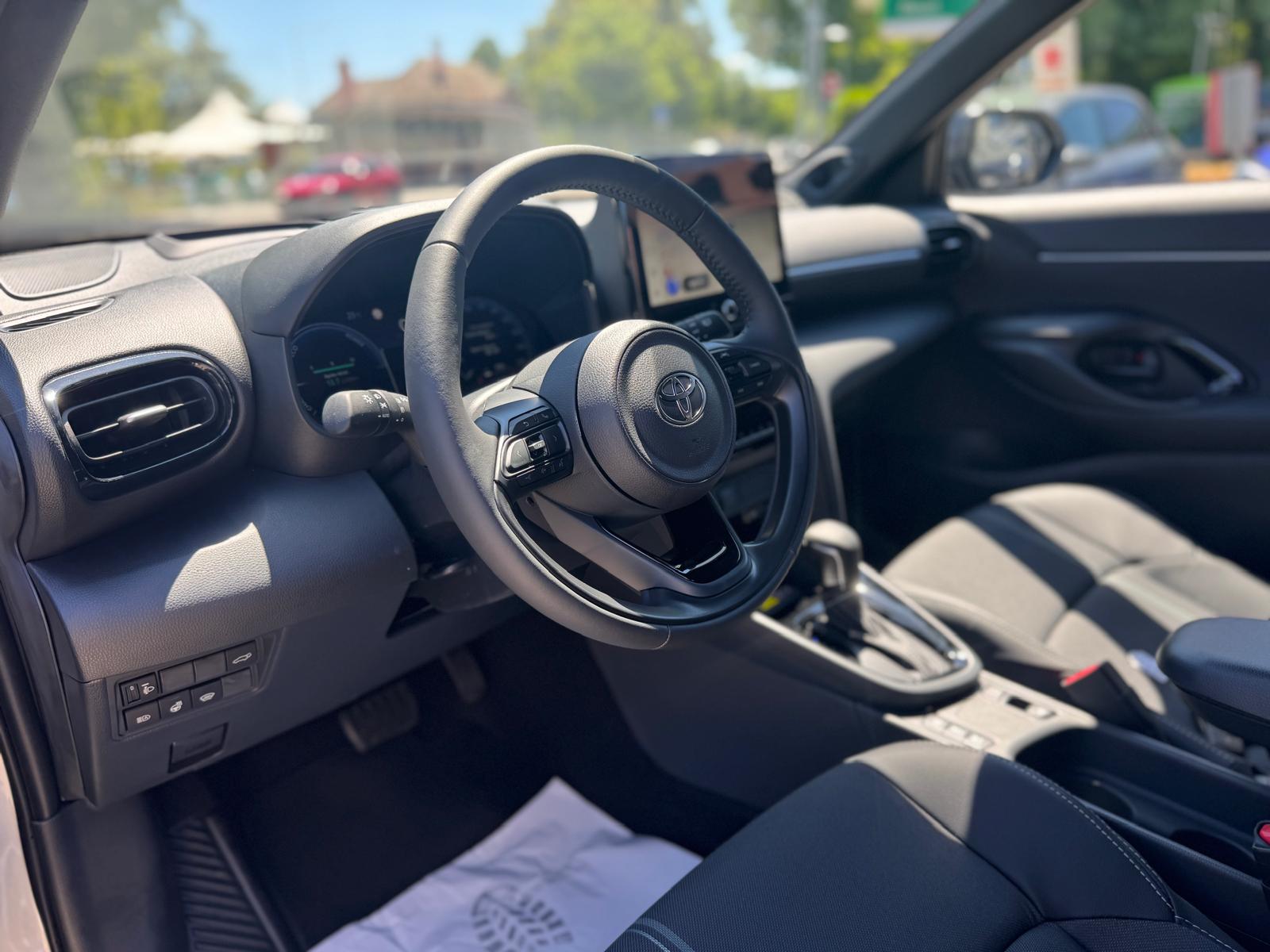 TOYOTA Yaris Cross 1.5 Premium e-CVT 2WD-image-8