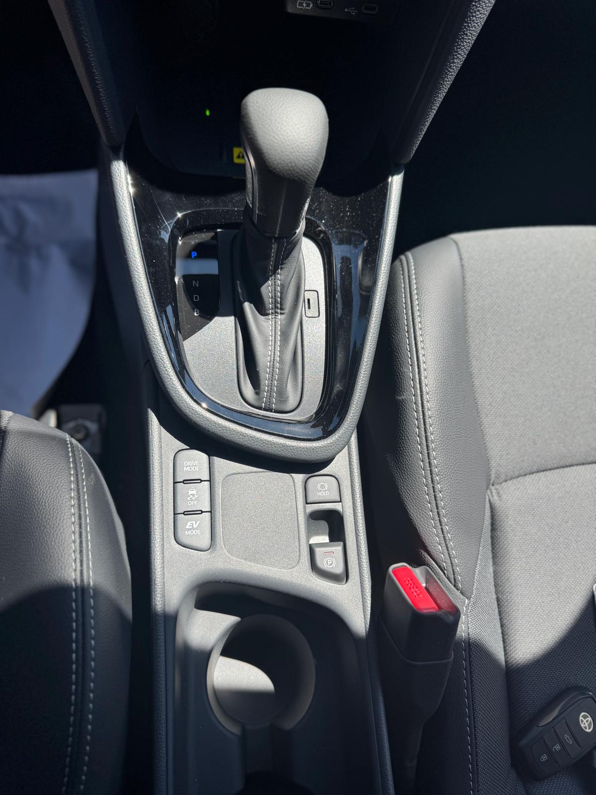 TOYOTA Yaris Cross 1.5 Premium e-CVT 2WD-image-27