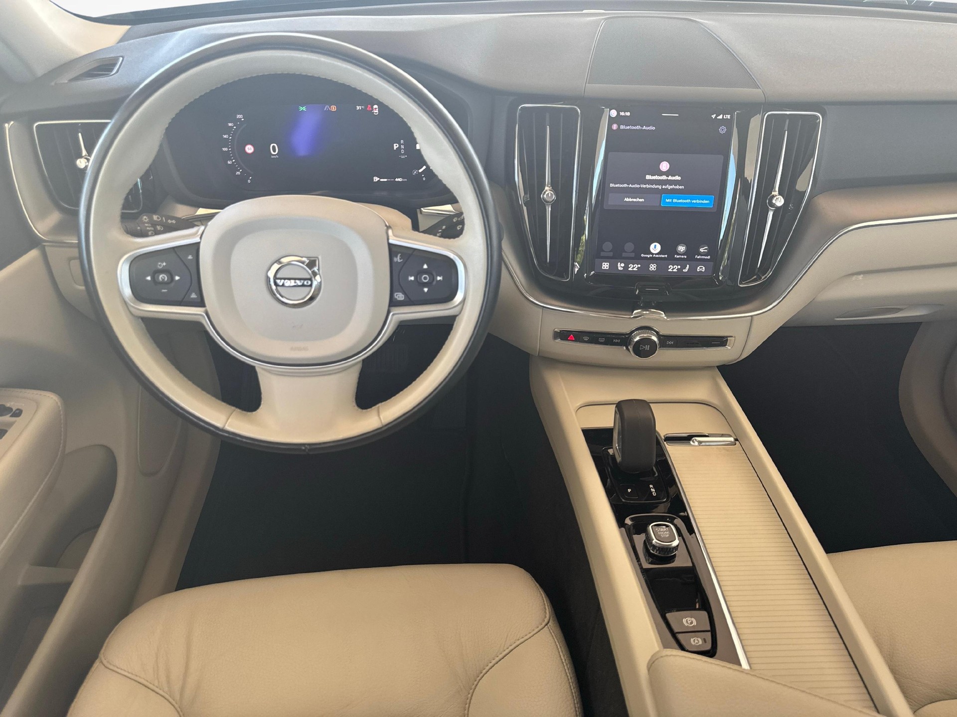 VOLVO XC60 2.0 B5 MH Plus Bright AWD-image-8