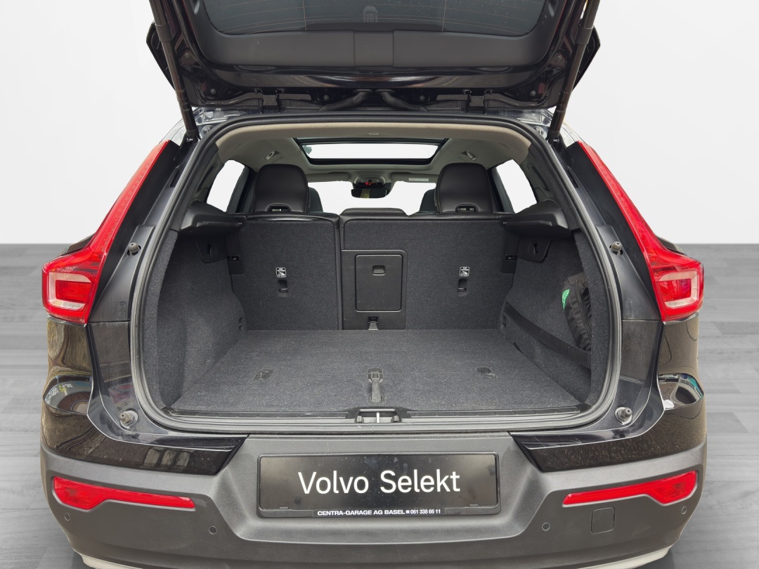 VOLVO XC40 T3 Momentum Geartronic-image-12