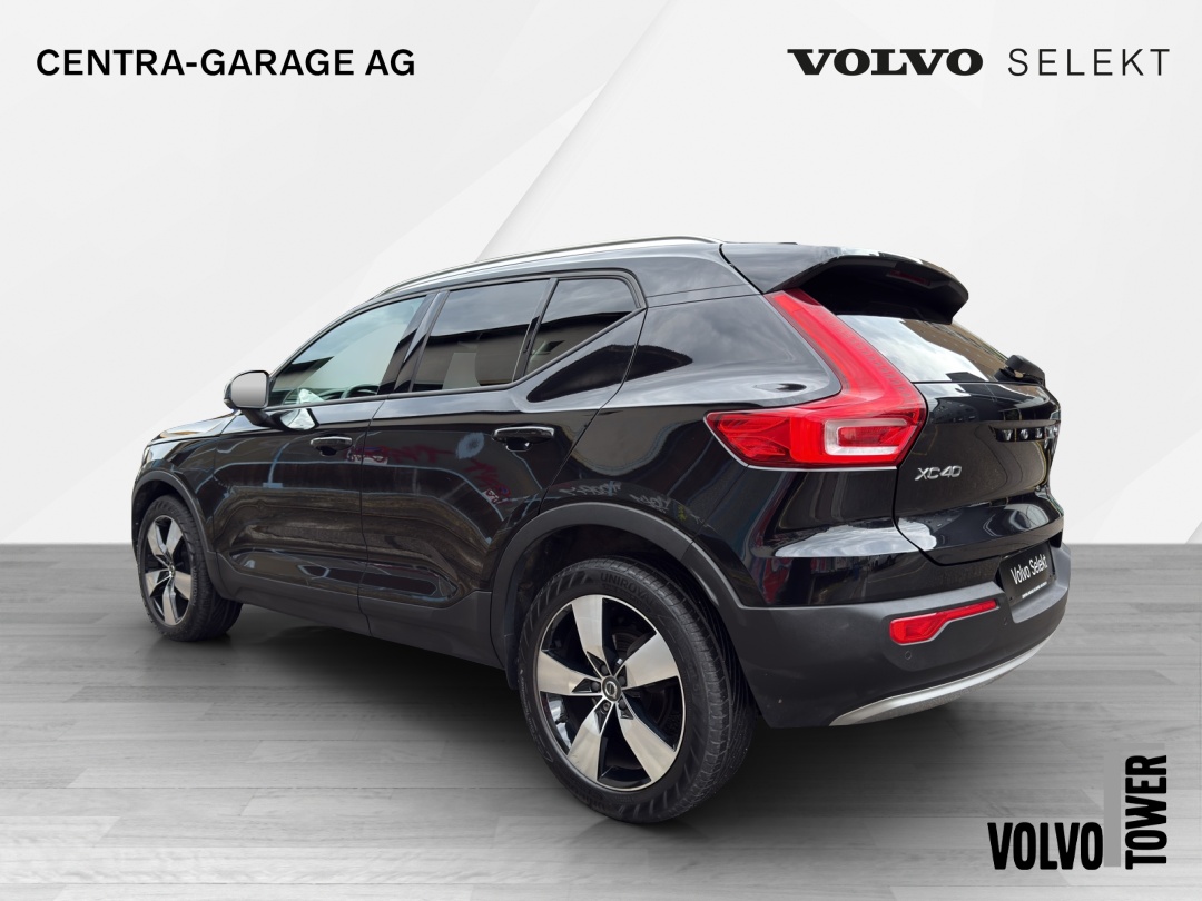 VOLVO XC40 T3 Momentum Geartronic-image-5