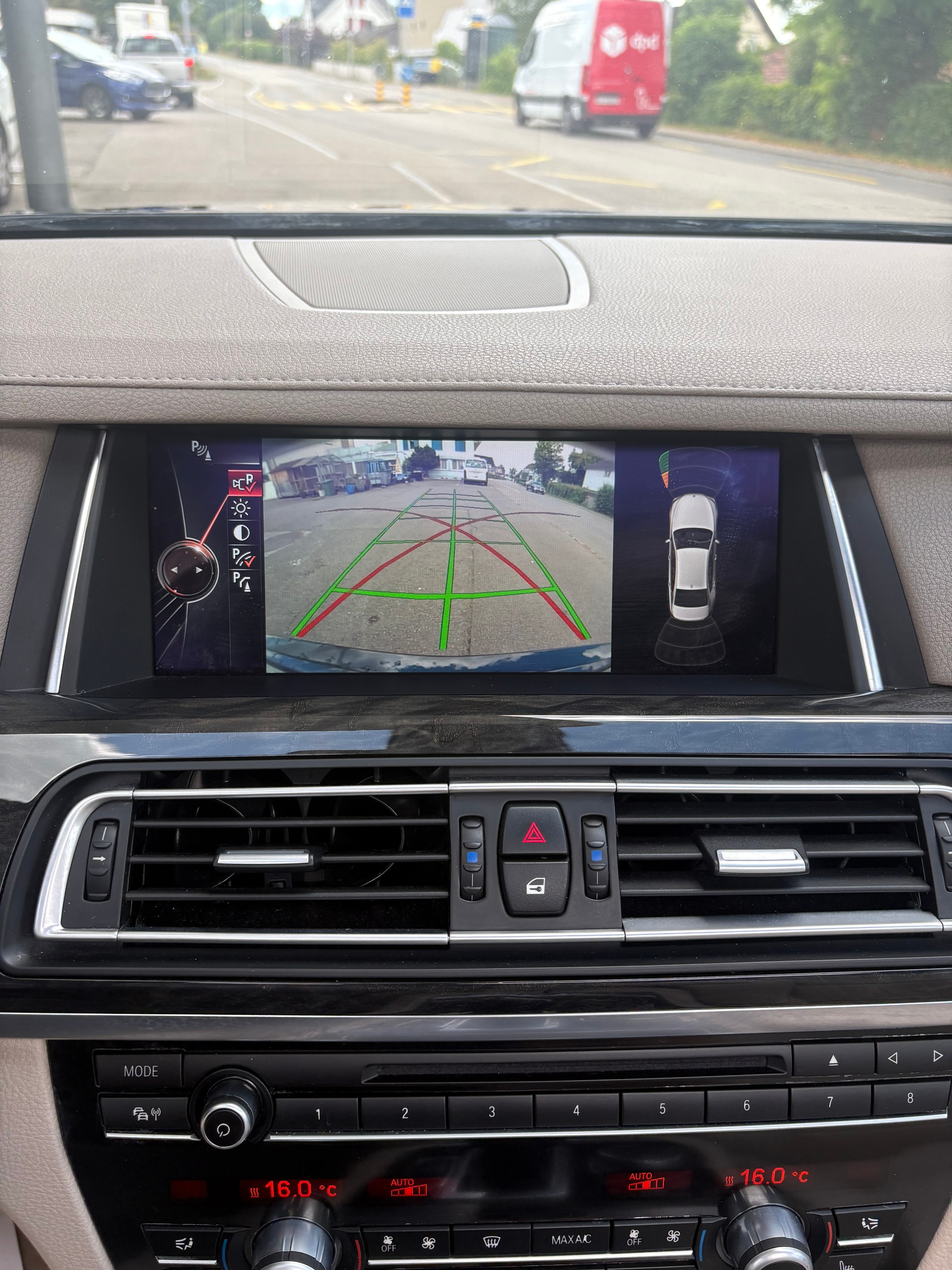 BMW 750i xDrive M-Paket-image-11