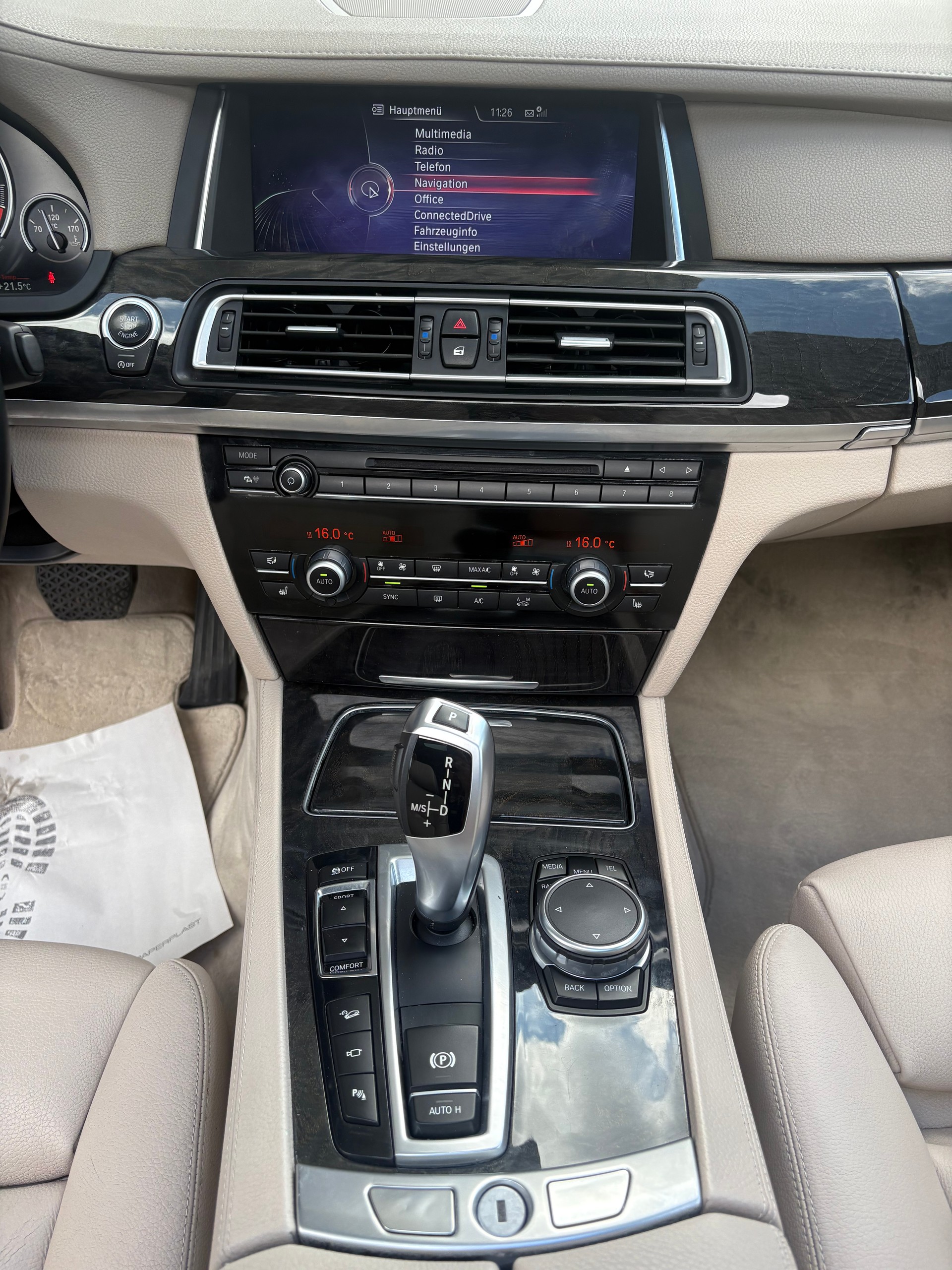 BMW 750i xDrive M-Paket-image-9