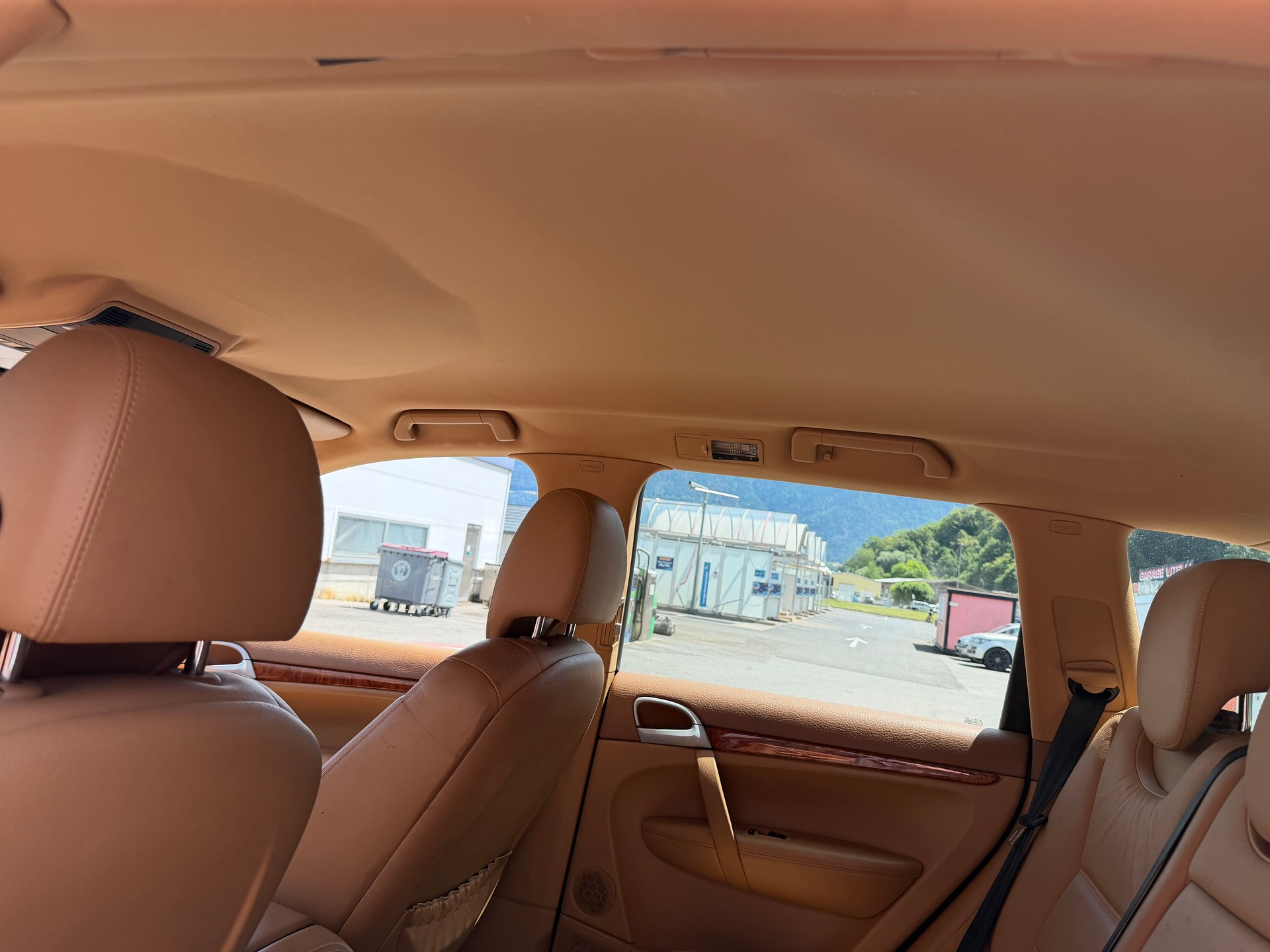 PORSCHE Cayenne-image-18