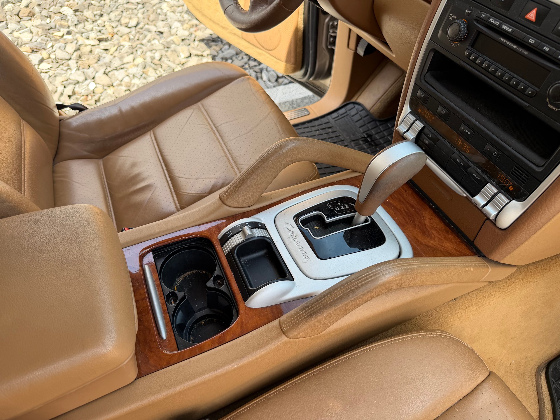 PORSCHE Cayenne-image-17