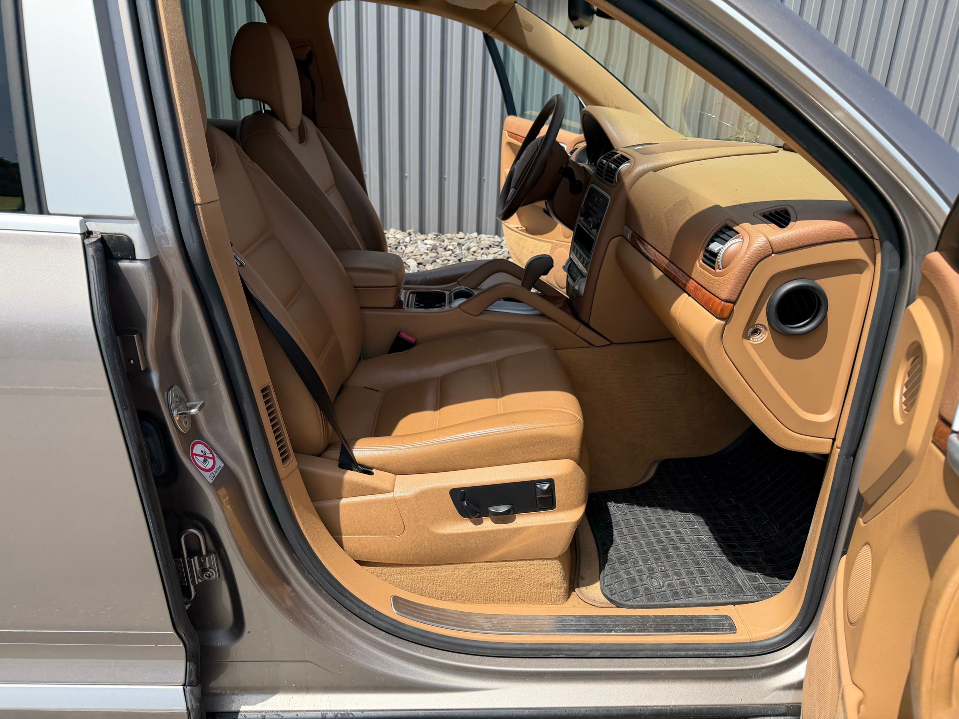 PORSCHE Cayenne-image-14