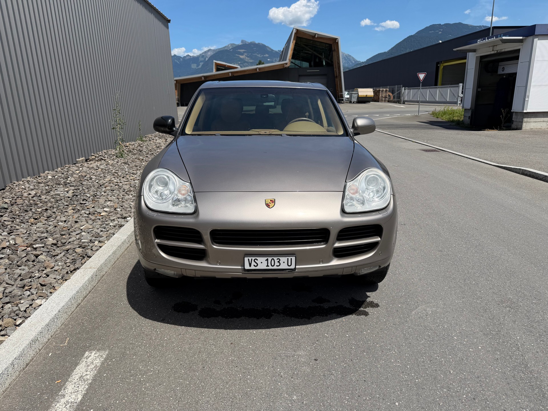 PORSCHE Cayenne-image-4