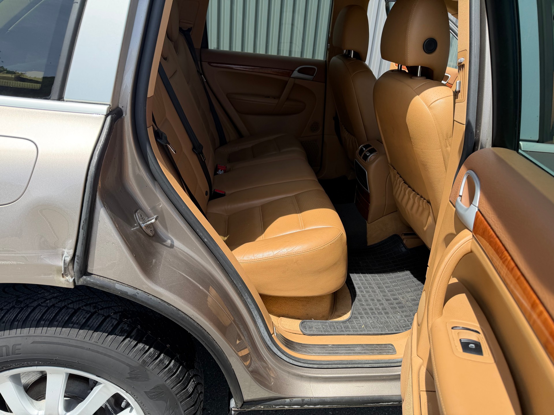 PORSCHE Cayenne-image-16