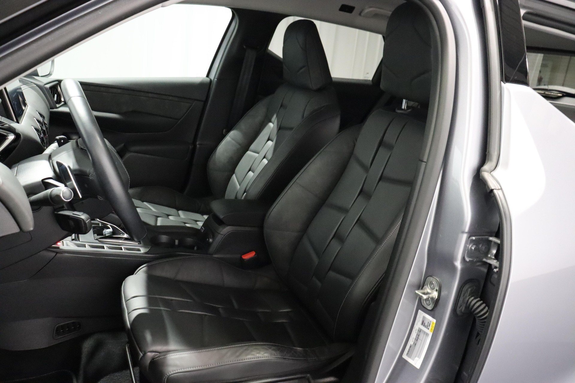 DS AUTOMOBILES 3 Crossback E-Tense So Chic-image-4