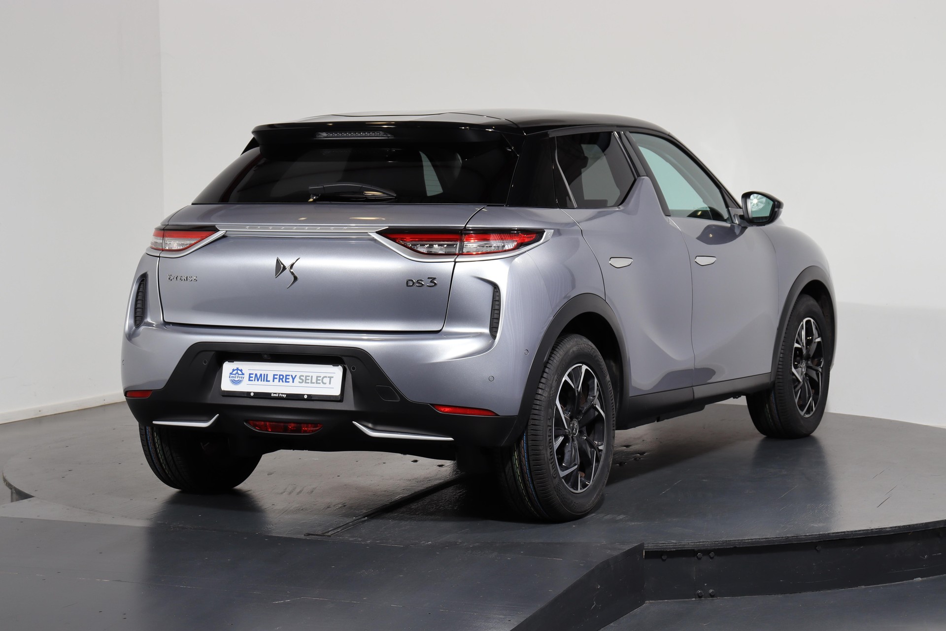 DS AUTOMOBILES 3 Crossback E-Tense So Chic-showroom-element-2