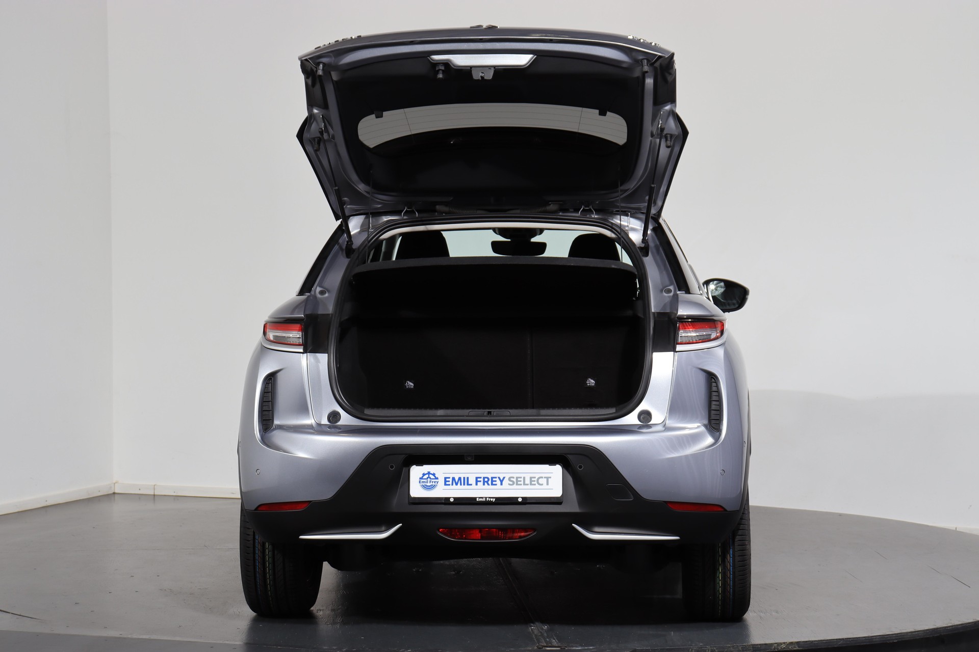 DS AUTOMOBILES 3 Crossback E-Tense So Chic-showroom-element-3