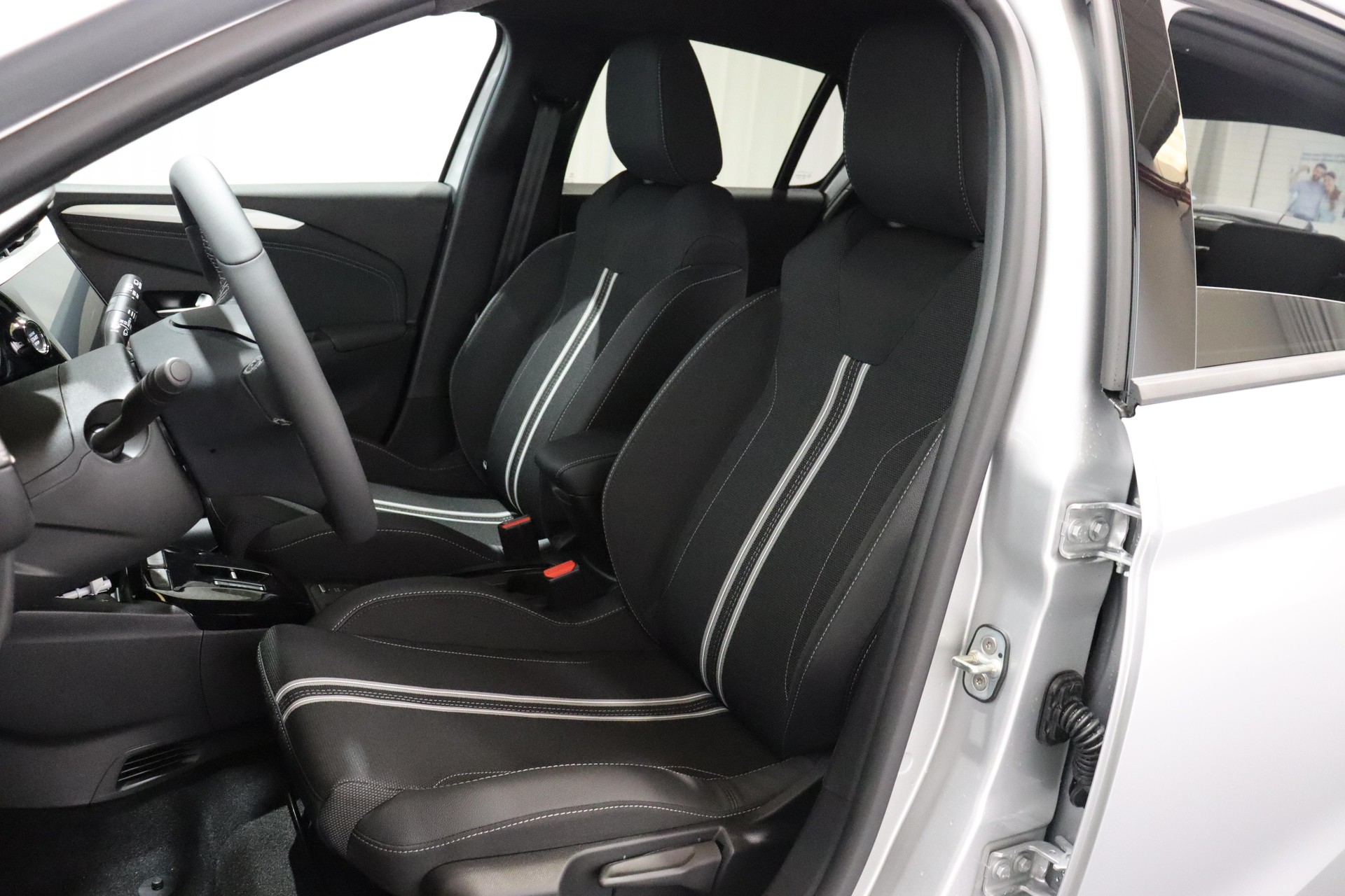 OPEL Corsa 1.2 T Hybrid GS-image-3