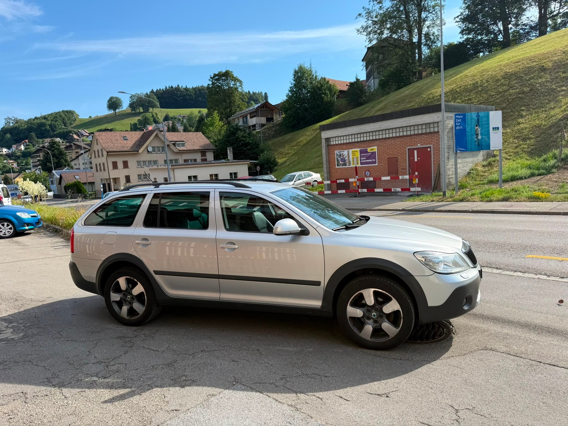 SKODA Octavia Combi 1.8 TSI Scout 4x4-image-4