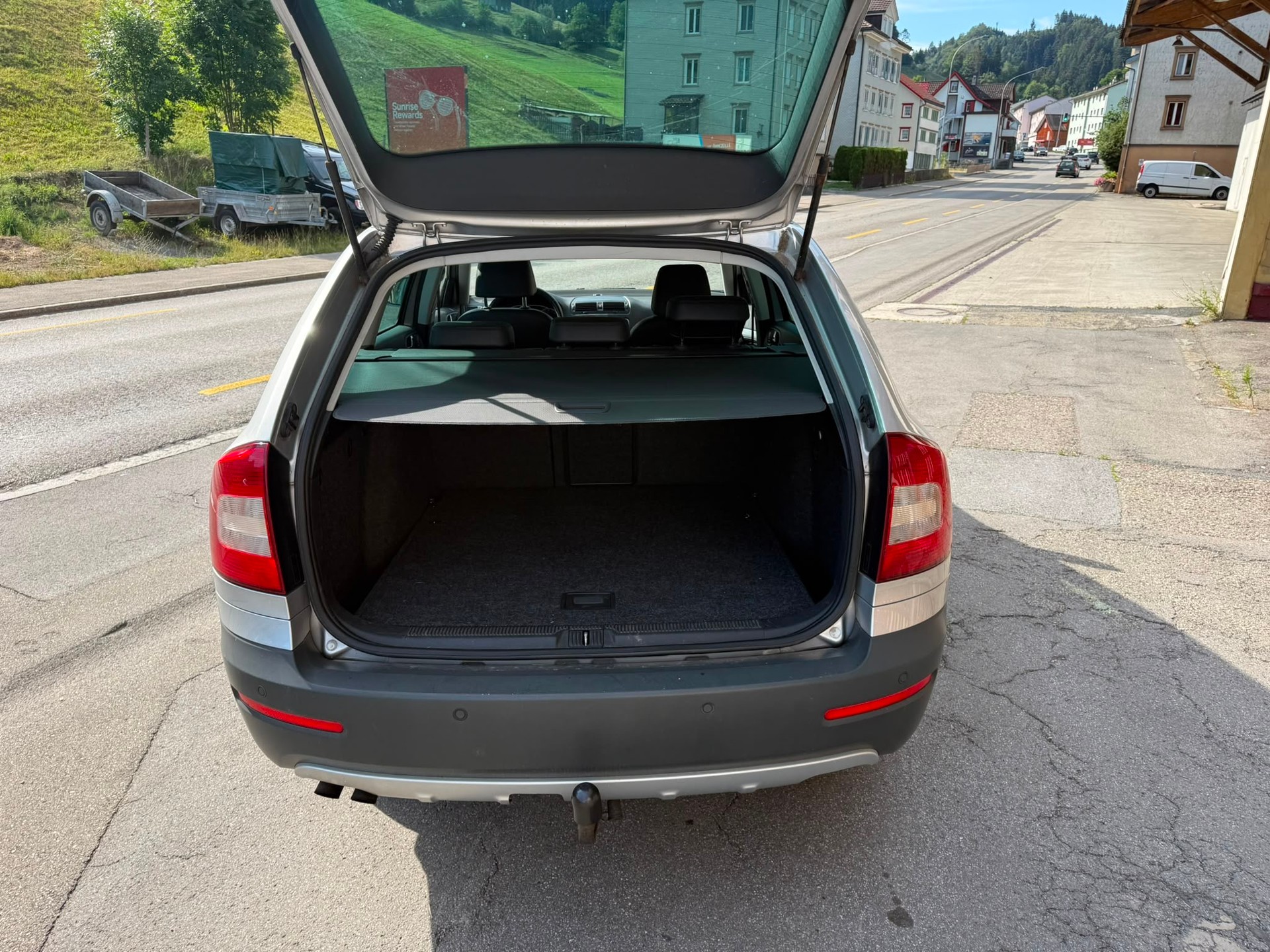 SKODA Octavia Combi 1.8 TSI Scout 4x4-image-6