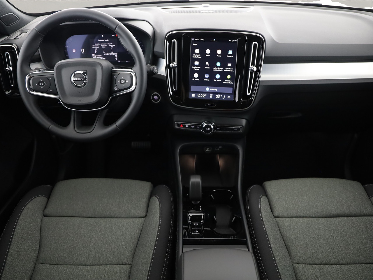 VOLVO XC40 2.0 B3 MH Plus Dark-image-8