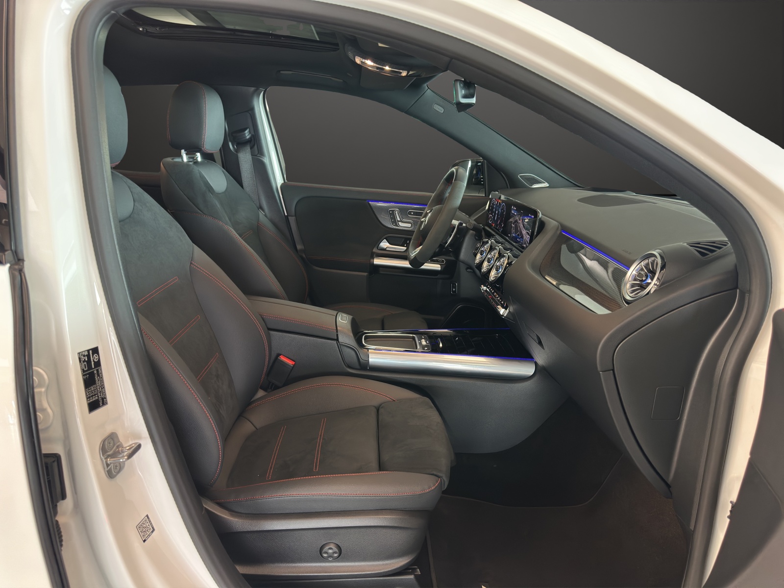 MERCEDES-BENZ GLA AMG 45 S 4M+8G-DCT-image-10