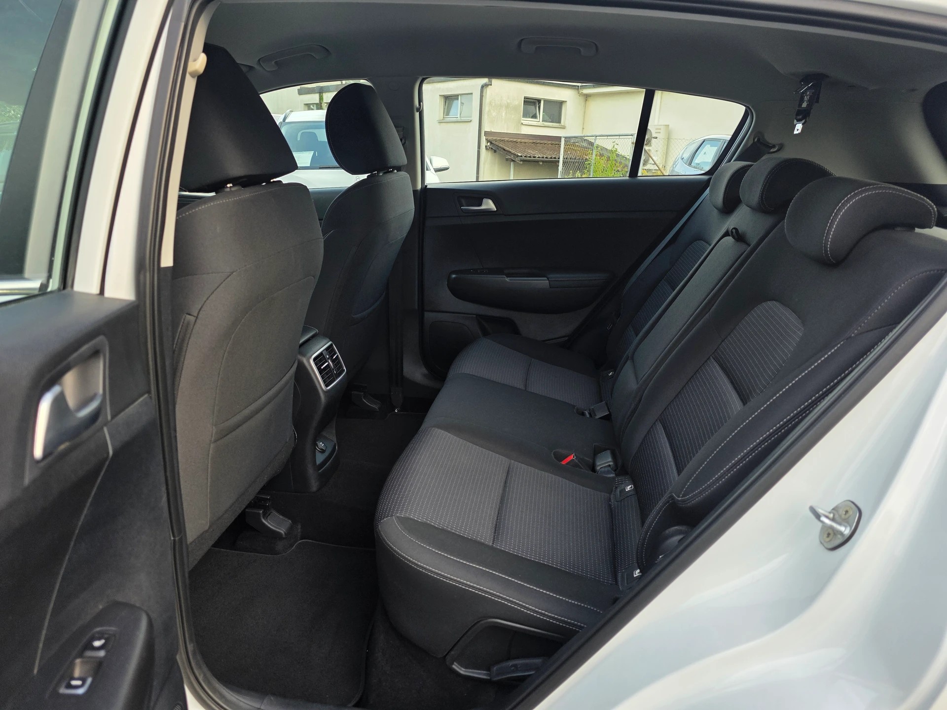 KIA Sportage 1.6CRDi Mild Hybrid Power 2020 4WD Automat * CH-Fahrzeug * Frisch ab MFK * TOP Zustand * inkl. 1 Jahr Garanite *-image-23
