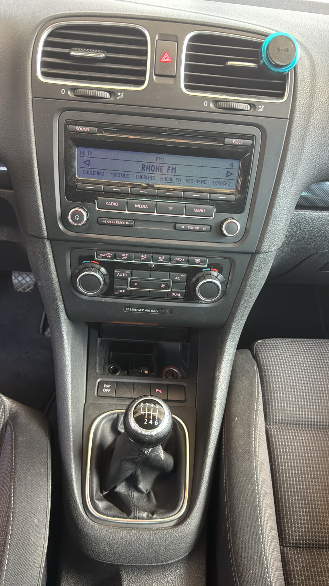 VW Golf 2.0 TDI Comfortline 4Motion-image-8