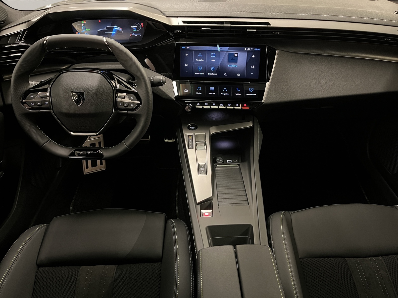 PEUGEOT 408 1.6 PHEV 240 GT Exclusive-image-7