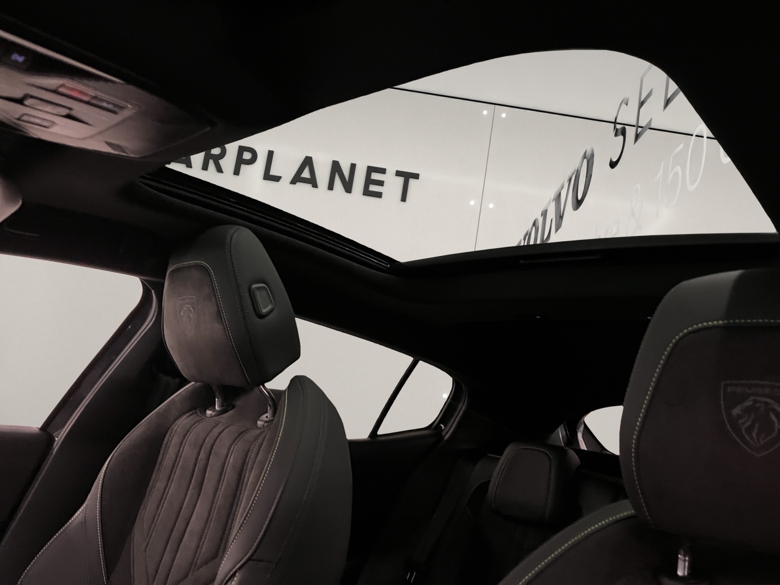 PEUGEOT 408 1.6 PHEV 240 GT Exclusive-image-14