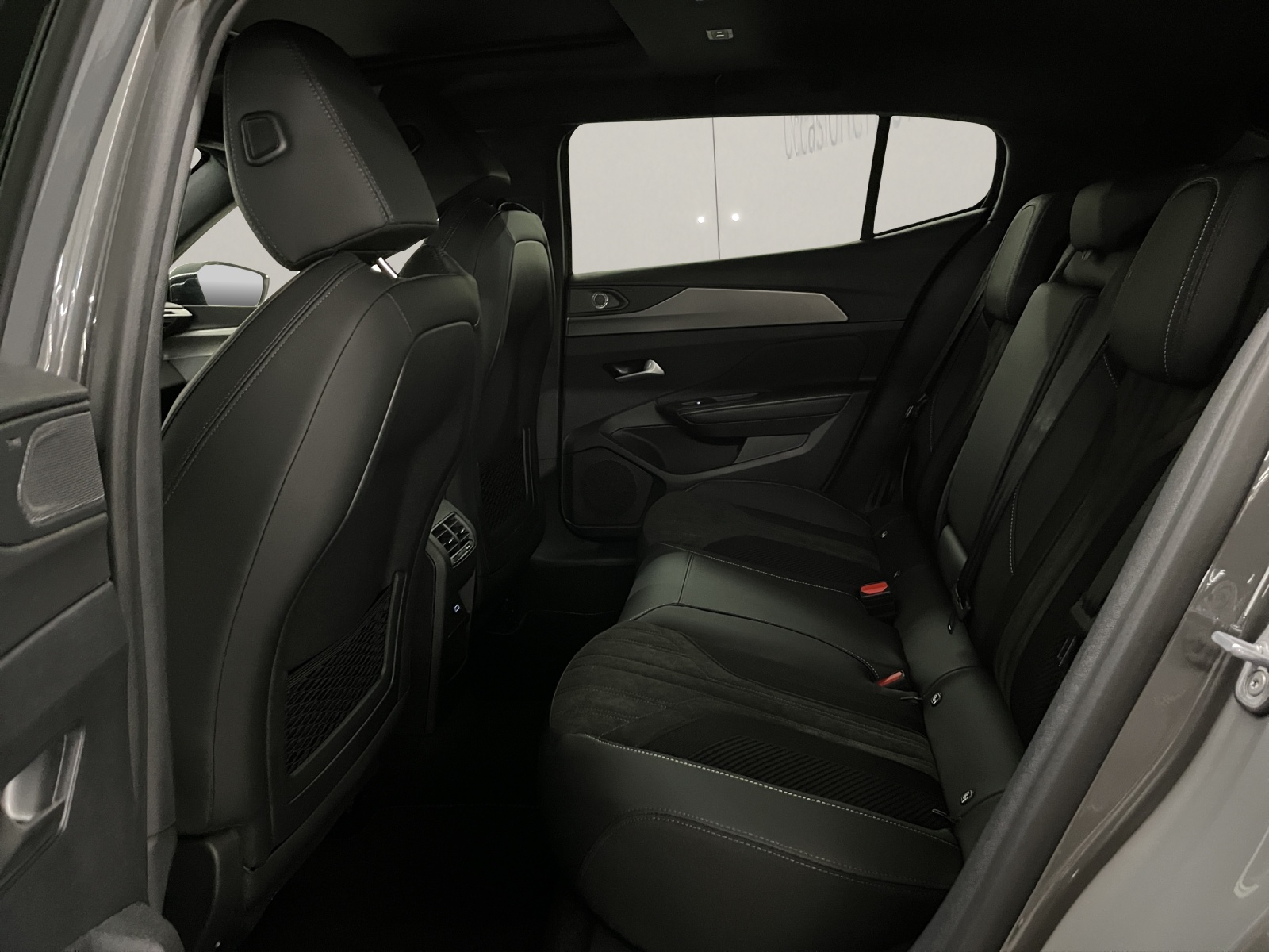 PEUGEOT 408 1.6 PHEV 240 GT Exclusive-image-13