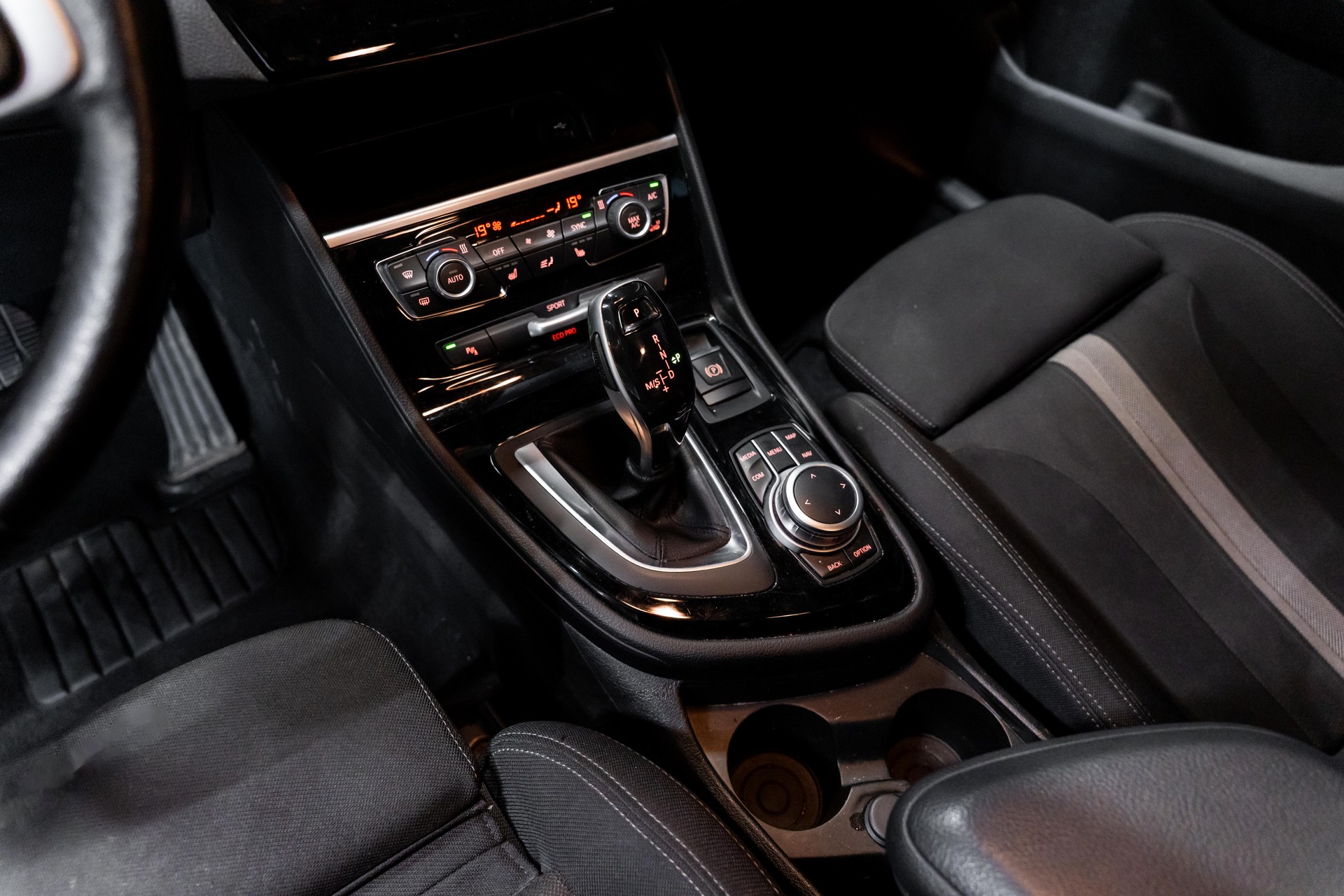 BMW 218d xDrive Gran Tourer Steptronic / CH Auto / Head Up Display / Sitzheizung / 8 Fach Räder / Allrad-image-14
