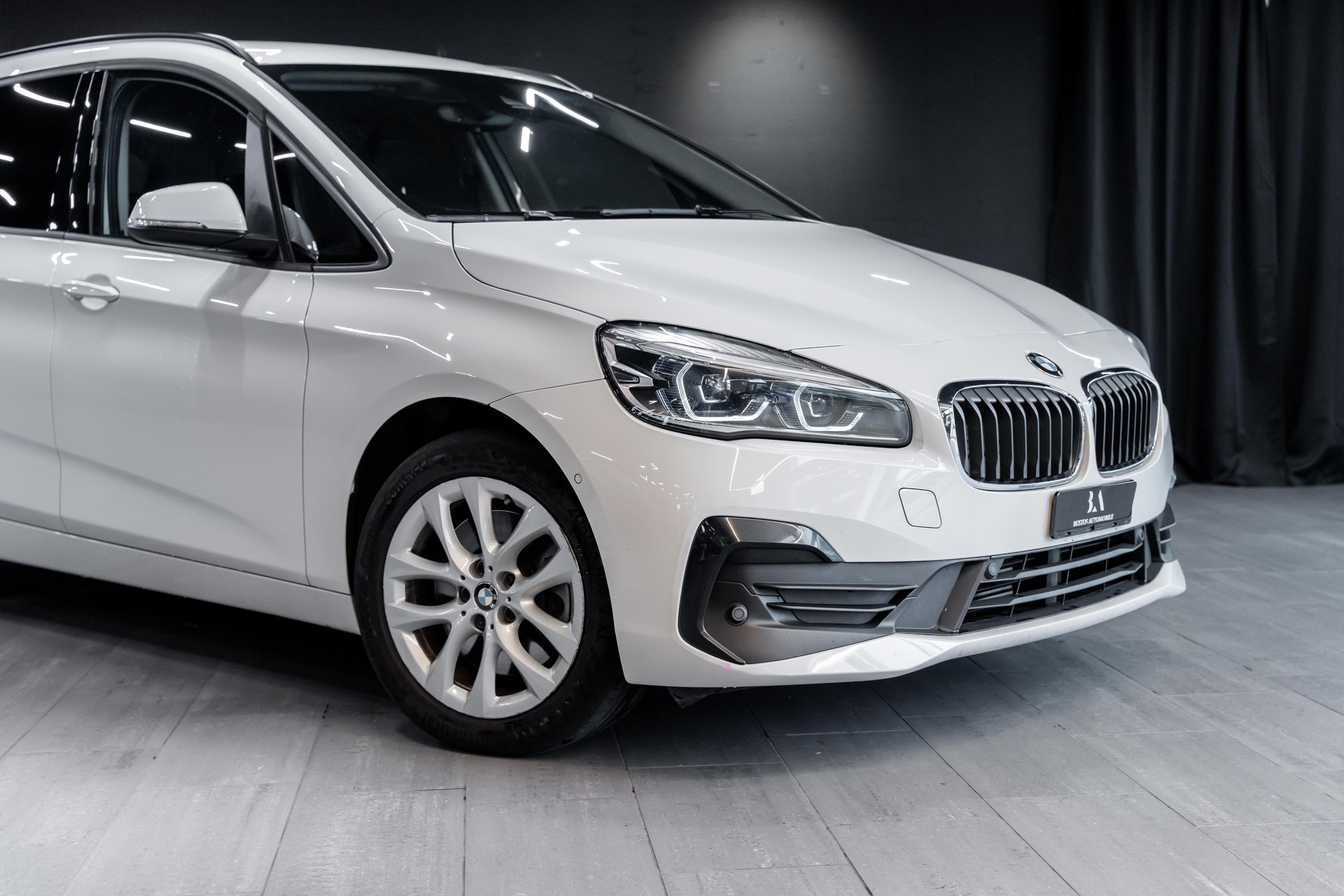 BMW 218d xDrive Gran Tourer Steptronic / CH Auto / Head Up Display / Sitzheizung / 8 Fach Räder / Allrad-image-1