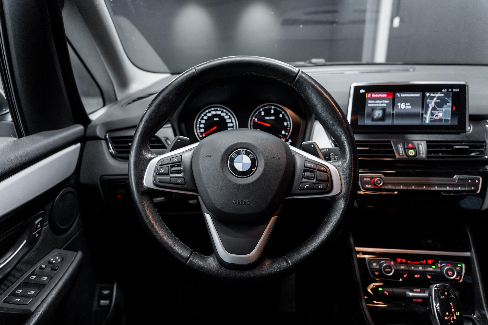 BMW 218d xDrive Gran Tourer Steptronic / CH Auto / Head Up Display / Sitzheizung / 8 Fach Räder / Allrad-image-10