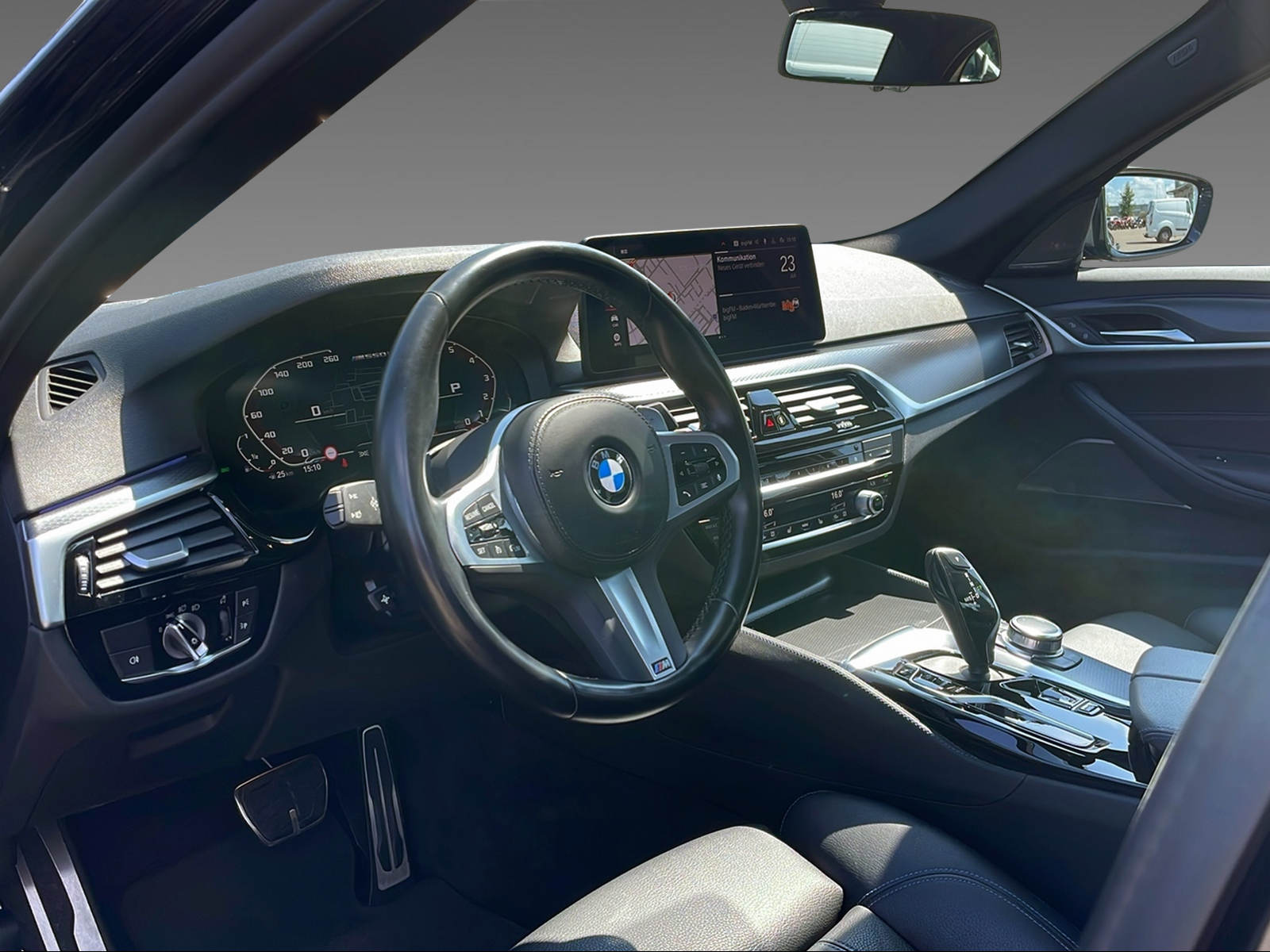BMW 5er Reihe G30 M550i xDrive SAG-image-4