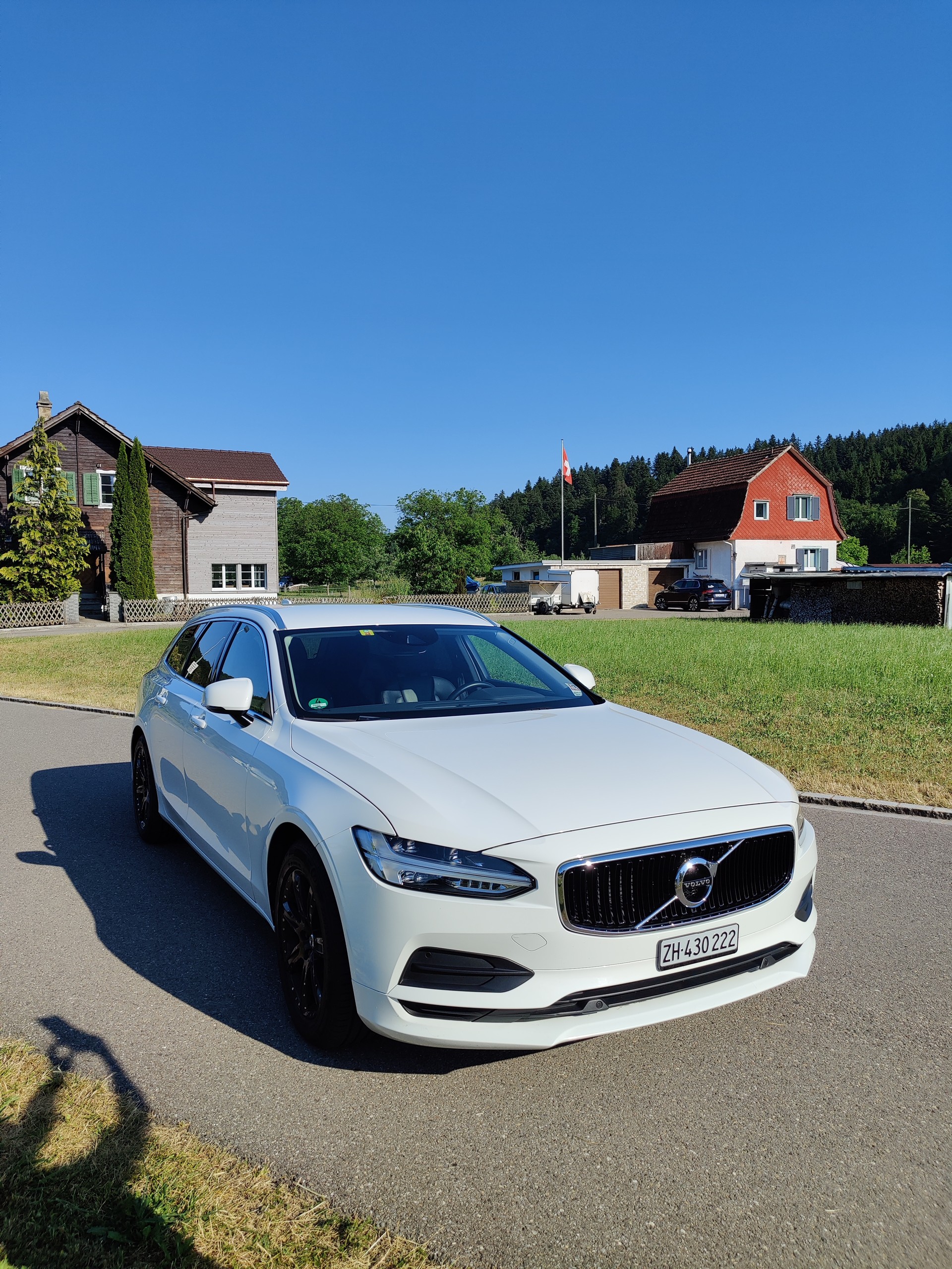 VOLVO 2.0 D4 Momentum-image-3