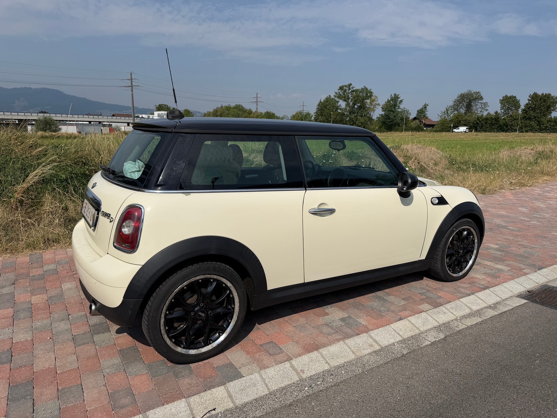 MINI Cooper D-image-4