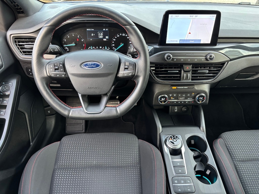 FORD Focus 1.5 SCTi ST Line Automatic-image-9