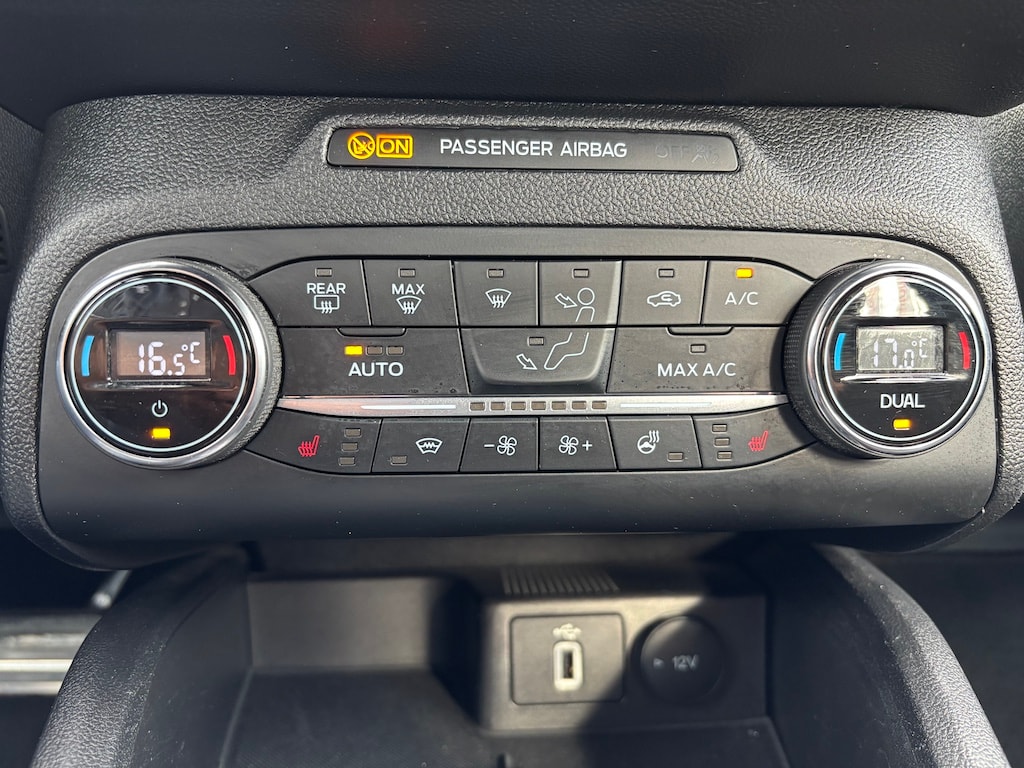 FORD Focus 1.5 SCTi ST Line Automatic-image-14