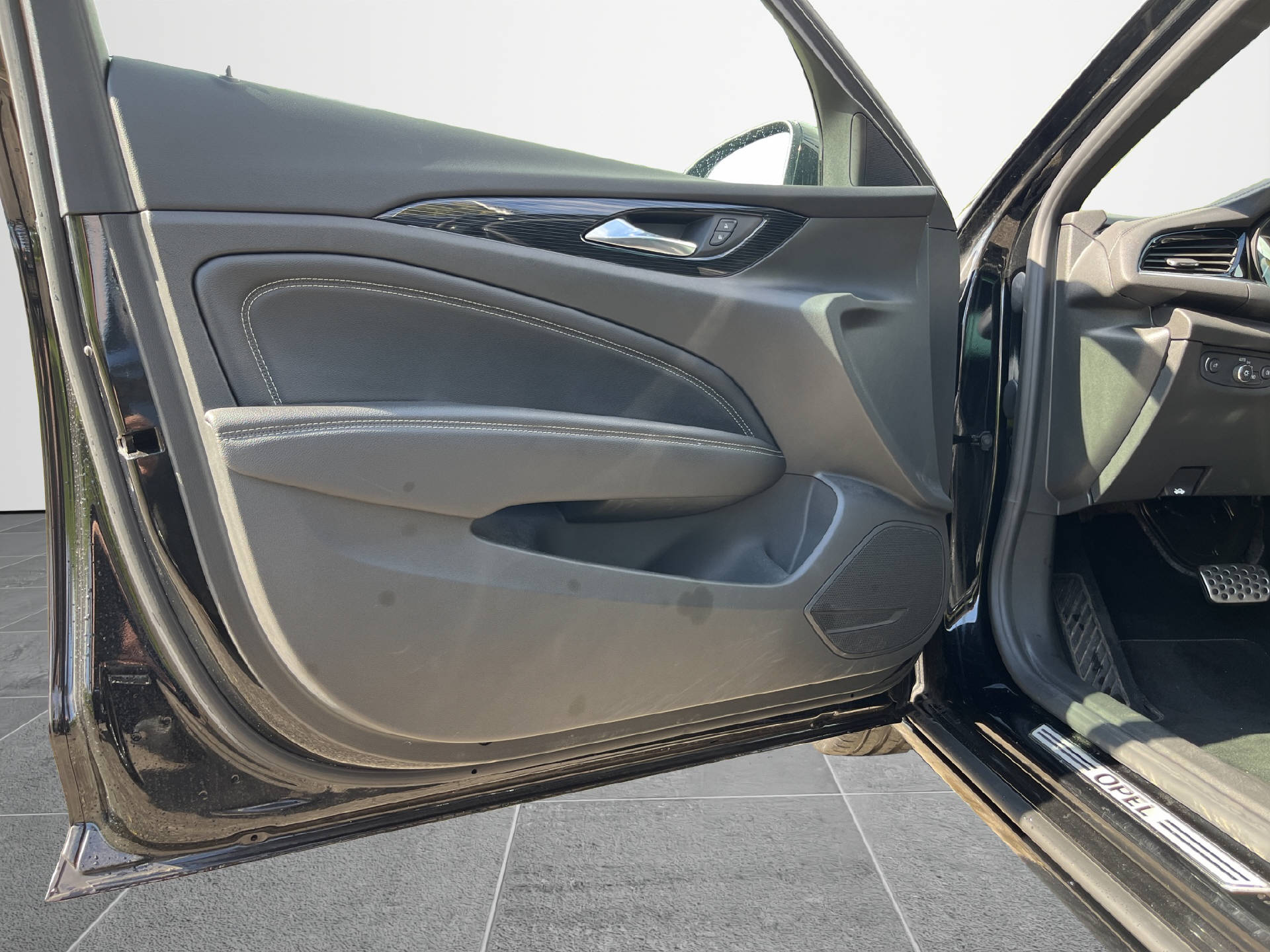 OPEL Insignia Grand Sport 1.6 T Excellence-image-12