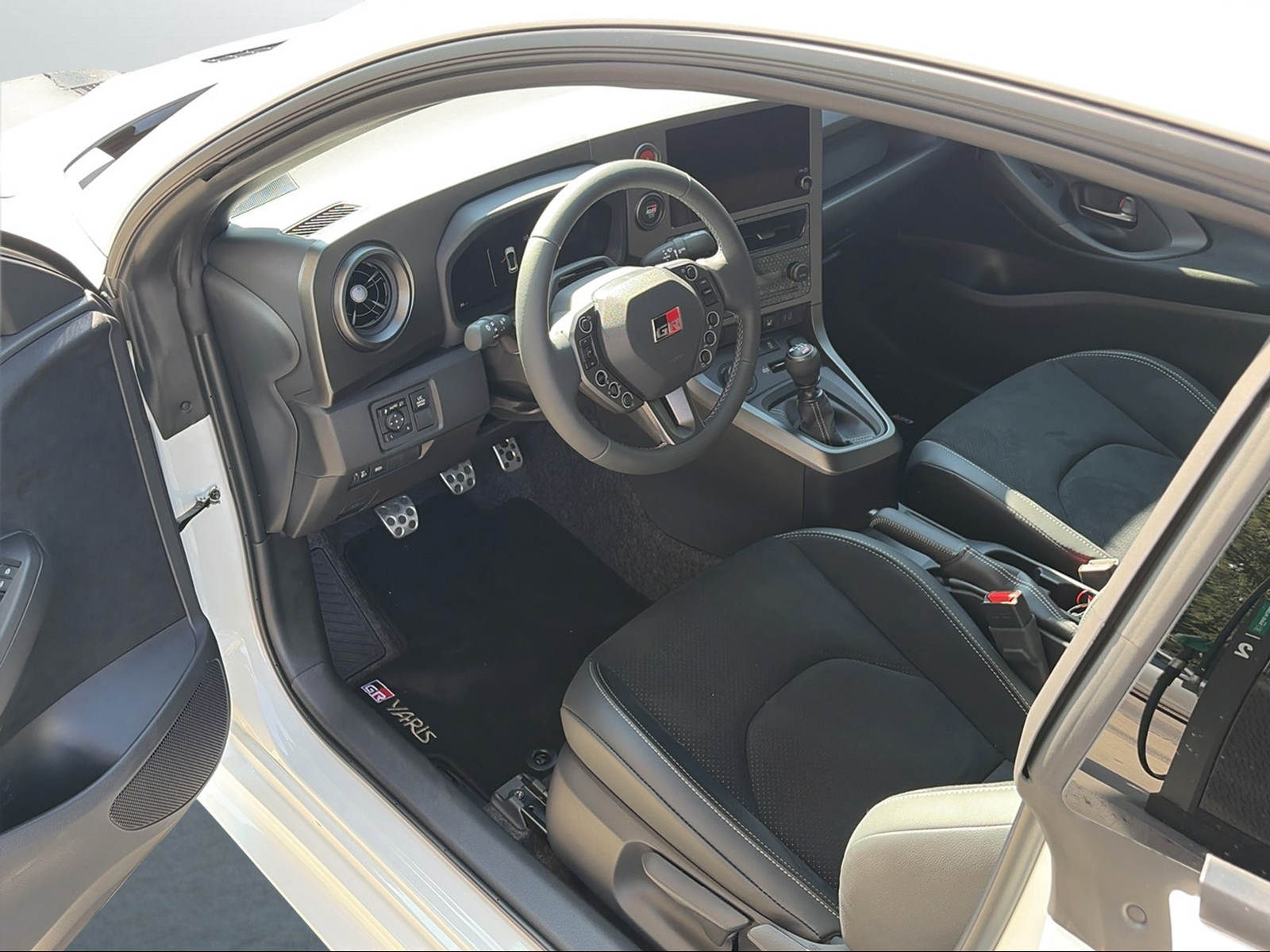 TOYOTA Yaris 1.6 GR Sport-image-7