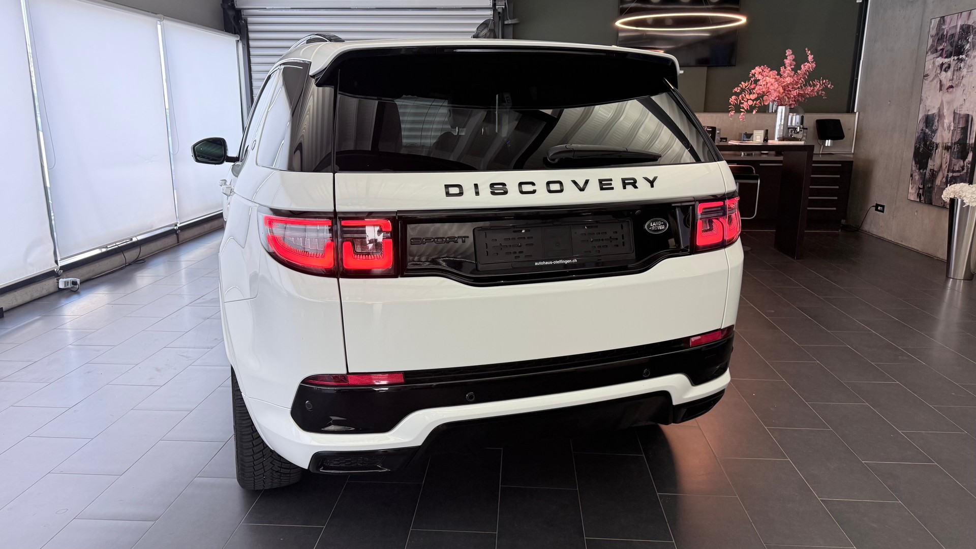 LAND ROVER Discovery Sport 2.0 Si4 250 R-Dynamic SE-image-23