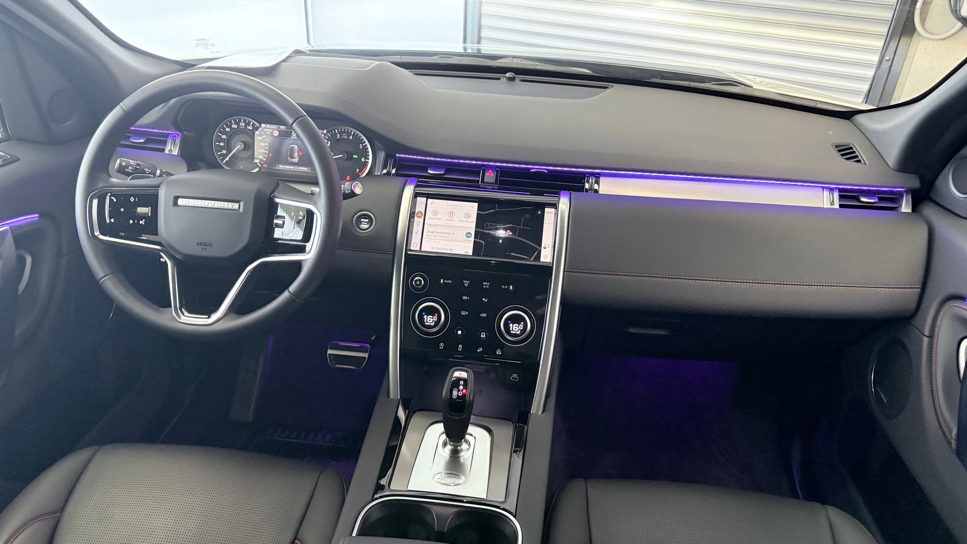 LAND ROVER Discovery Sport 2.0 Si4 250 R-Dynamic SE-image-25