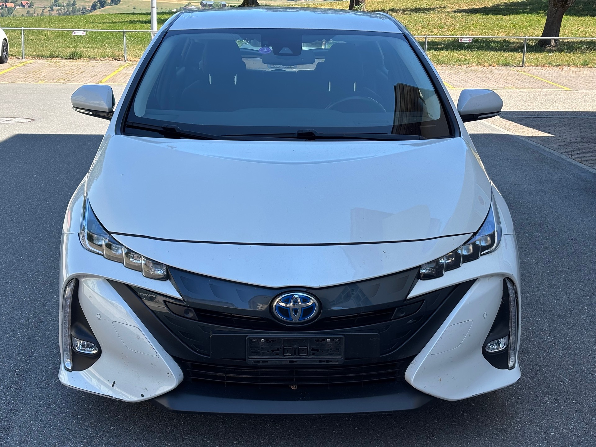TOYOTA 1.8 VVTi HSD Plug-In Solar-image-1