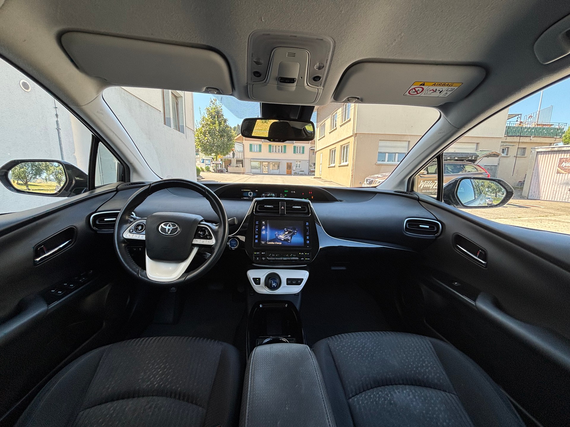 TOYOTA 1.8 VVTi HSD Plug-In Solar-image-5