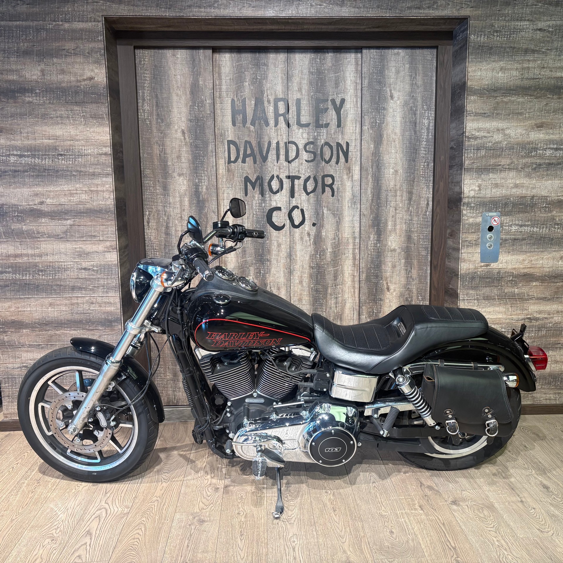 HARLEY-DAVIDSON FXDL Dyna Low Rider ABS-showroom-element-3