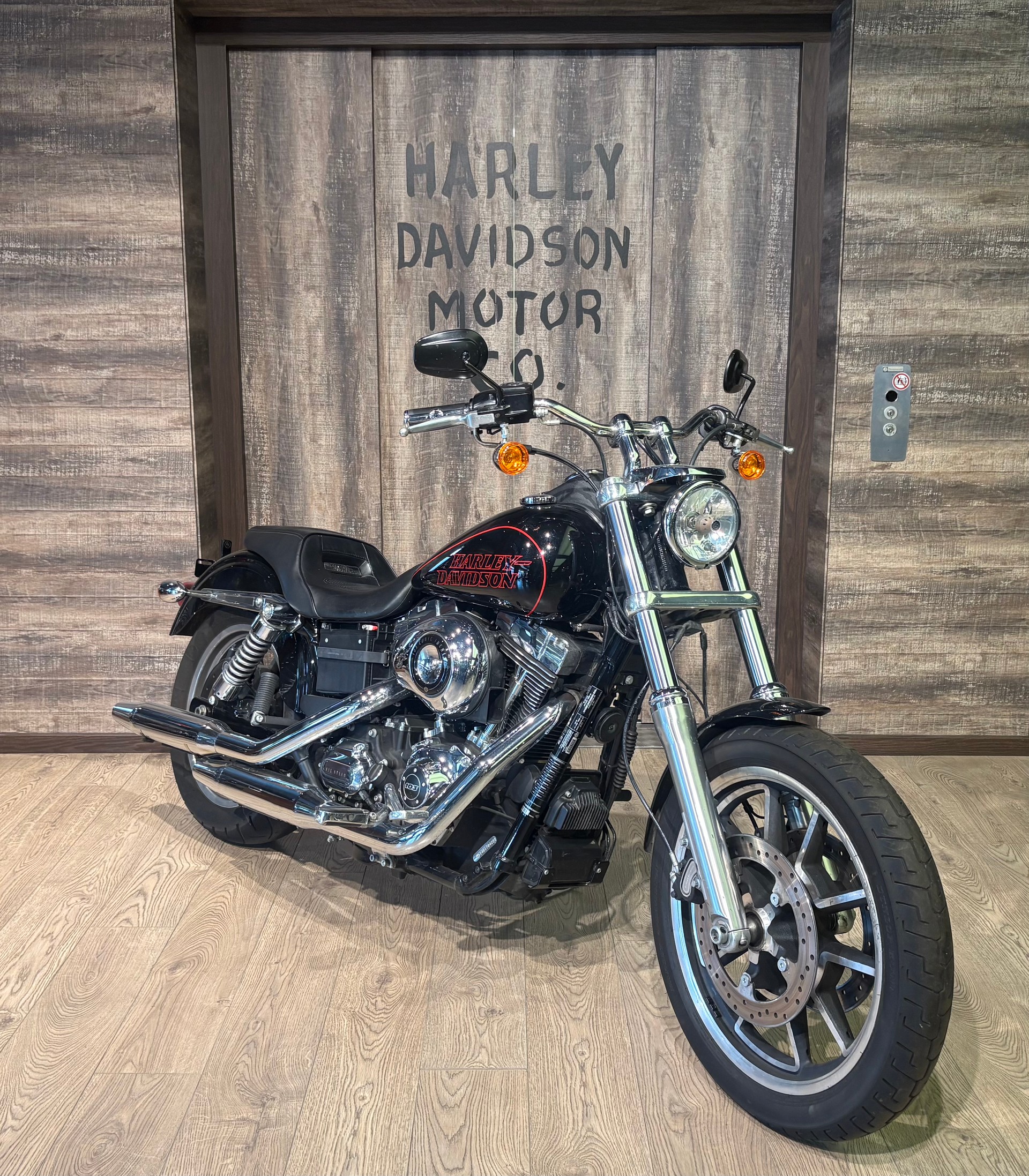 HARLEY-DAVIDSON FXDL Dyna Low Rider ABS-showroom-element-1