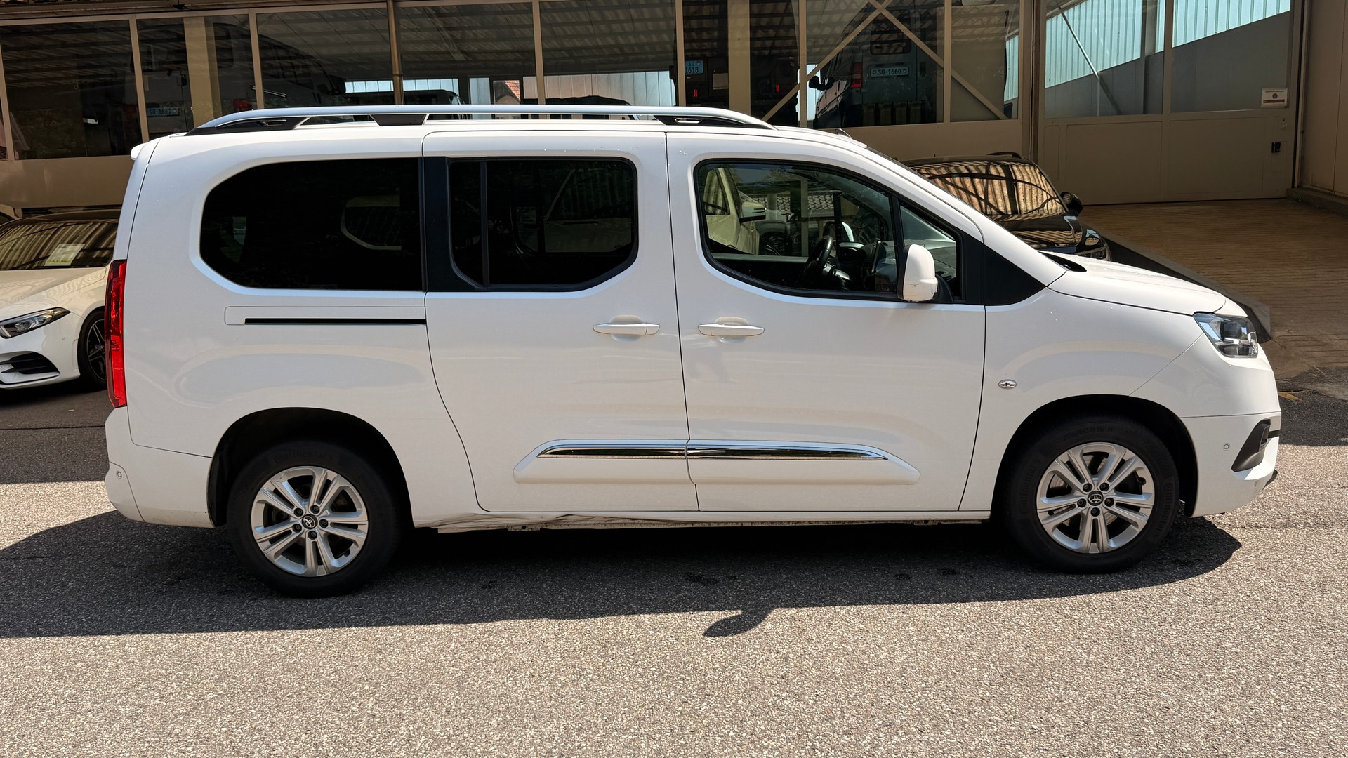TOYOTA Proace City Verso 1.2 Style Long Automatik-image-3