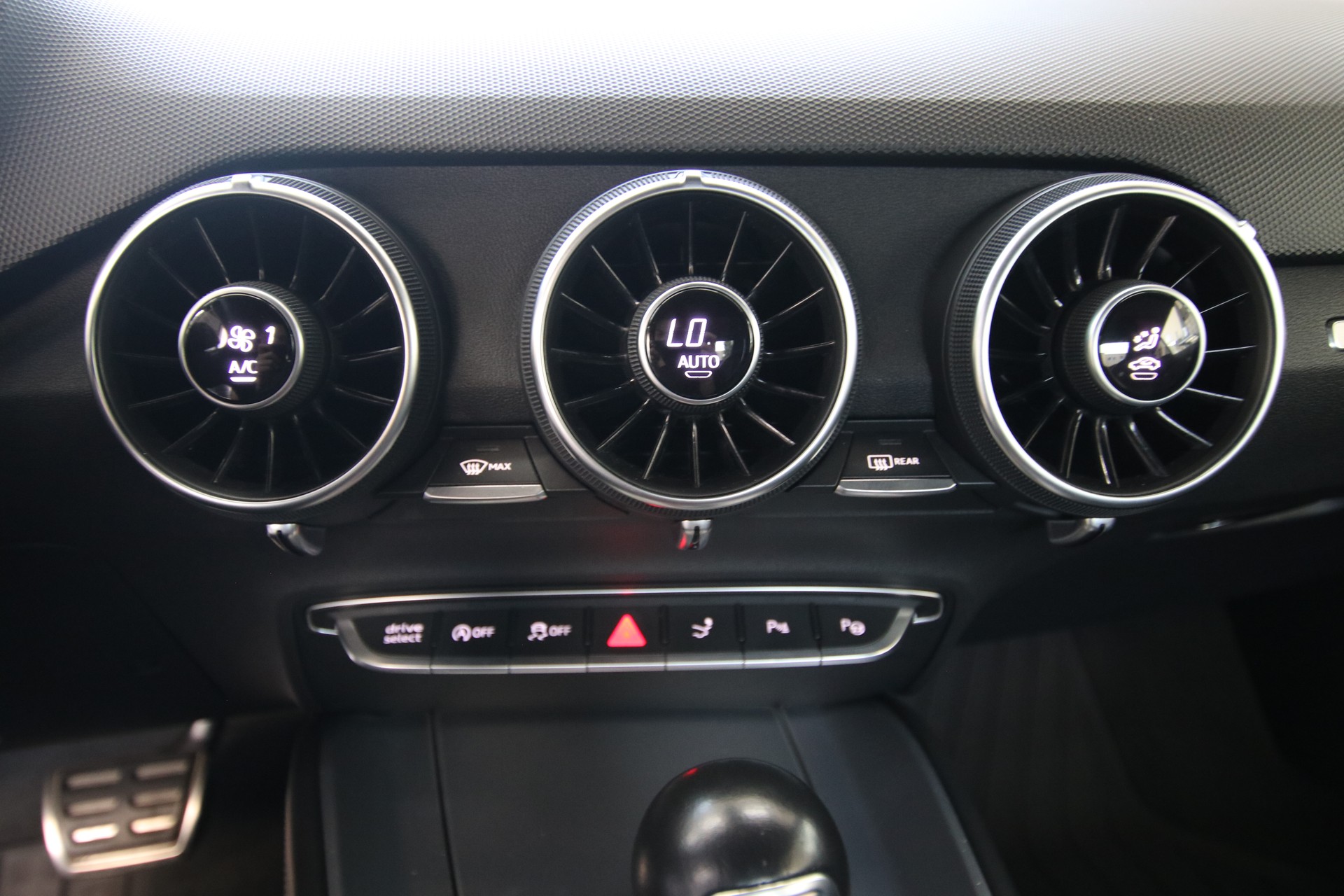 AUDI TTS Coupé 2.0 TFSI quattro S-tronic-image-22
