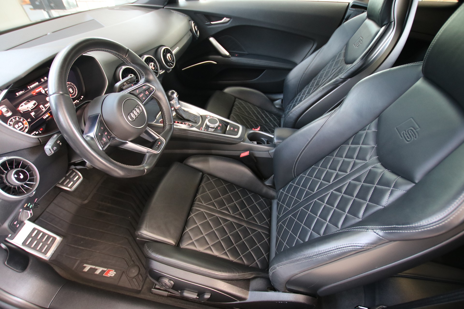 AUDI TTS Coupé 2.0 TFSI quattro S-tronic-image-9