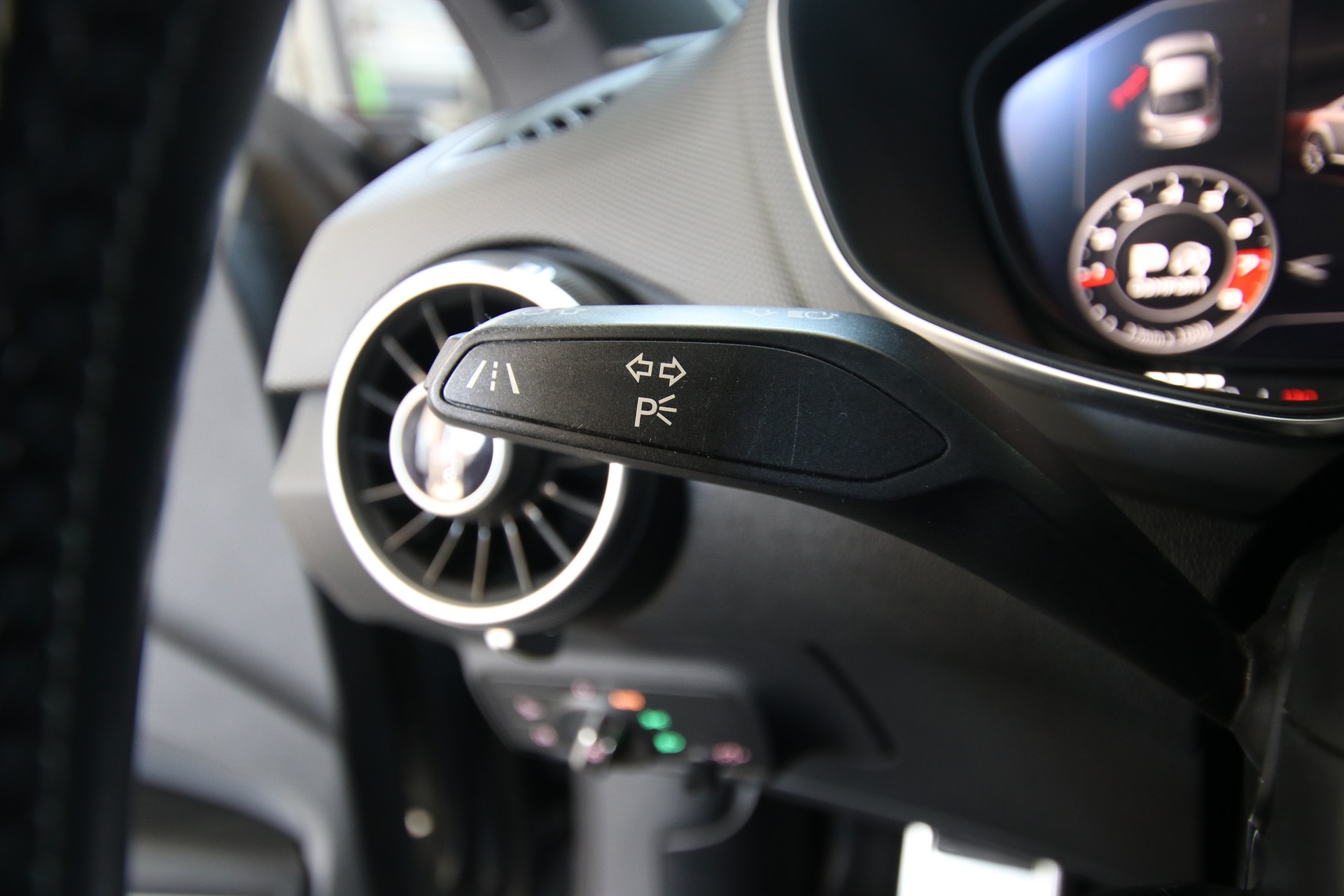 AUDI TTS Coupé 2.0 TFSI quattro S-tronic-image-20