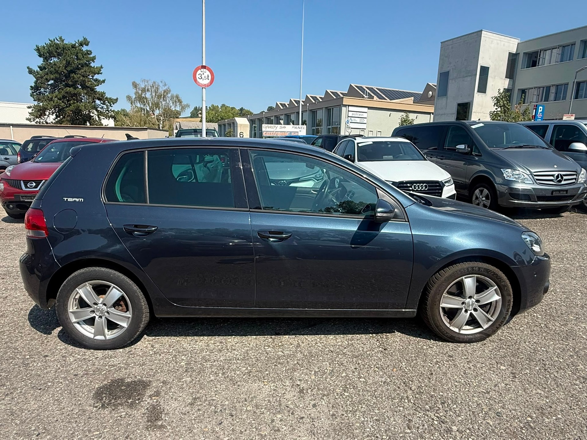 VW Golf 2.0 TDI Team 4Motion-image-3